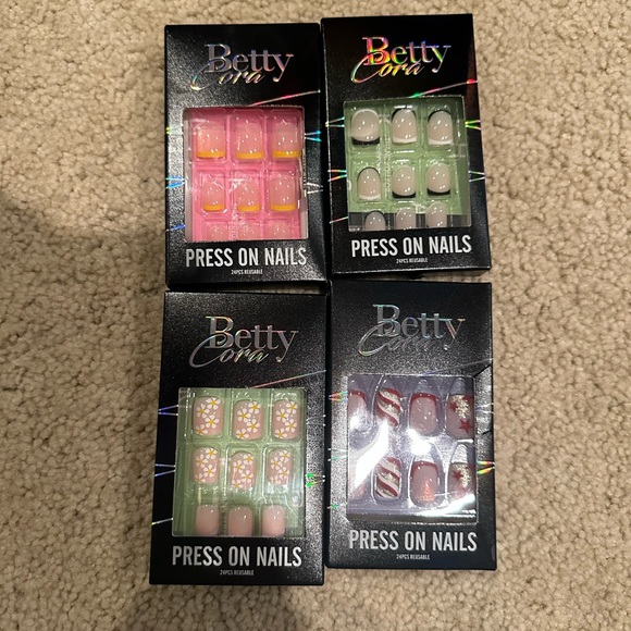 🌞 Betty Cora press on nails (4 sets) - Picture 1 of 2
